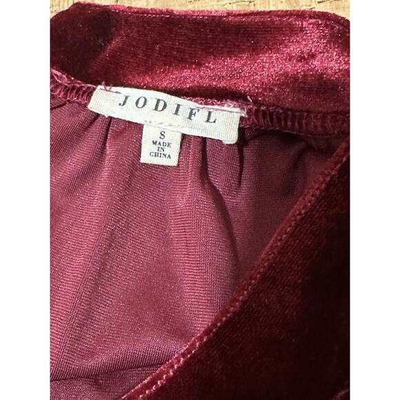 Women's Velvet Long Sleeve Top With Puff Shoulders Size Small - Picture 4 of 8